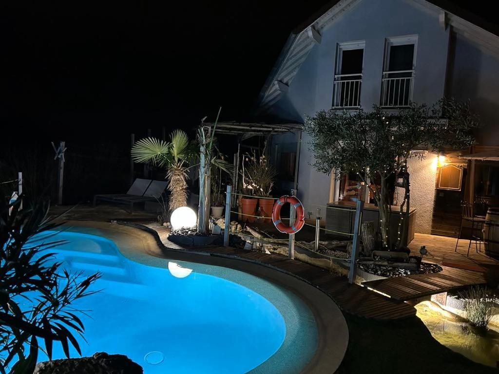 A La Marc'Quize Chambres D'Hotes, Petit Dejeuner Compris, Avec Piscine A Debordement En Exterieur, Bain Nordique A 38 Degres En Prestation Supplement Sur Reservation Horaire Anticipee 1 Place De Parking Gratuite Sur Place 姆克西 外观 照片